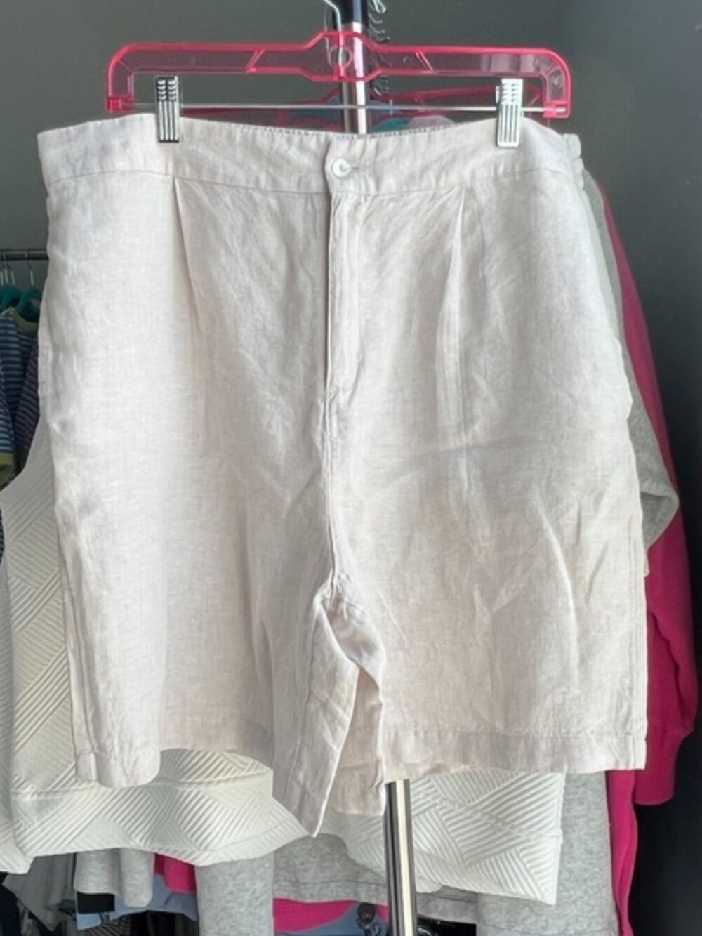 *NWT* TAHARI Lux Linen Women's Shorts